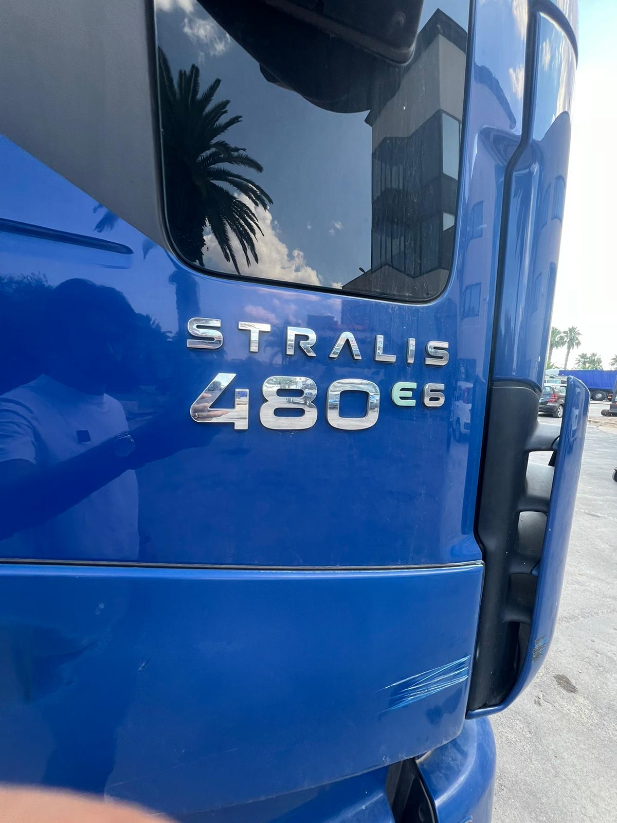 TRATTORE STRALIS 480 EURO 6 CON SEM.RIMORCHIO PIANALE