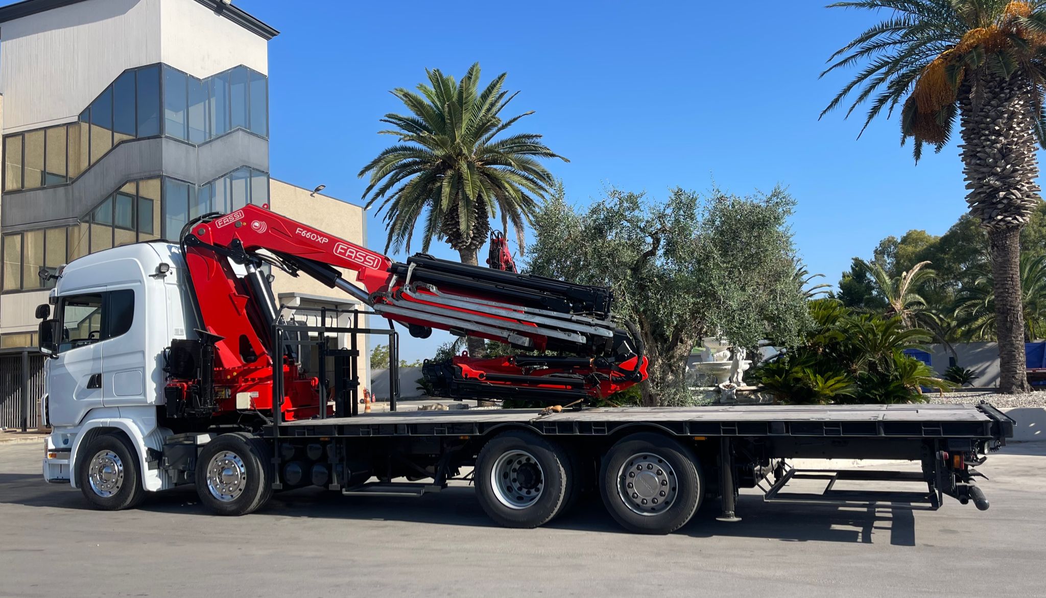 SCANIA R480 8X2 ANNO 2007 CON GRU FASSI 660 +JIB