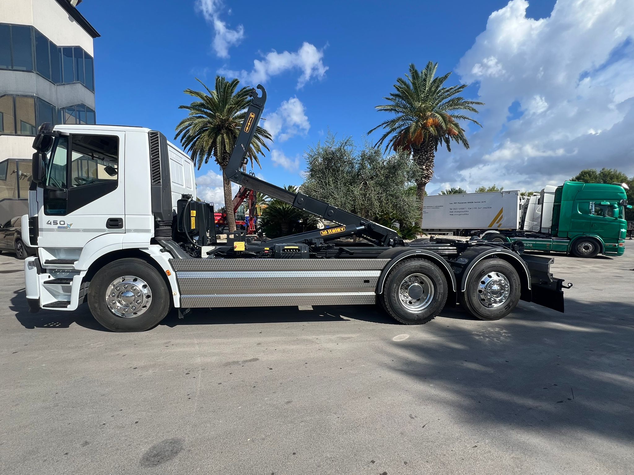 SCARRABILE IVECO 450 EURO 5 ADR BRACCIO BOB