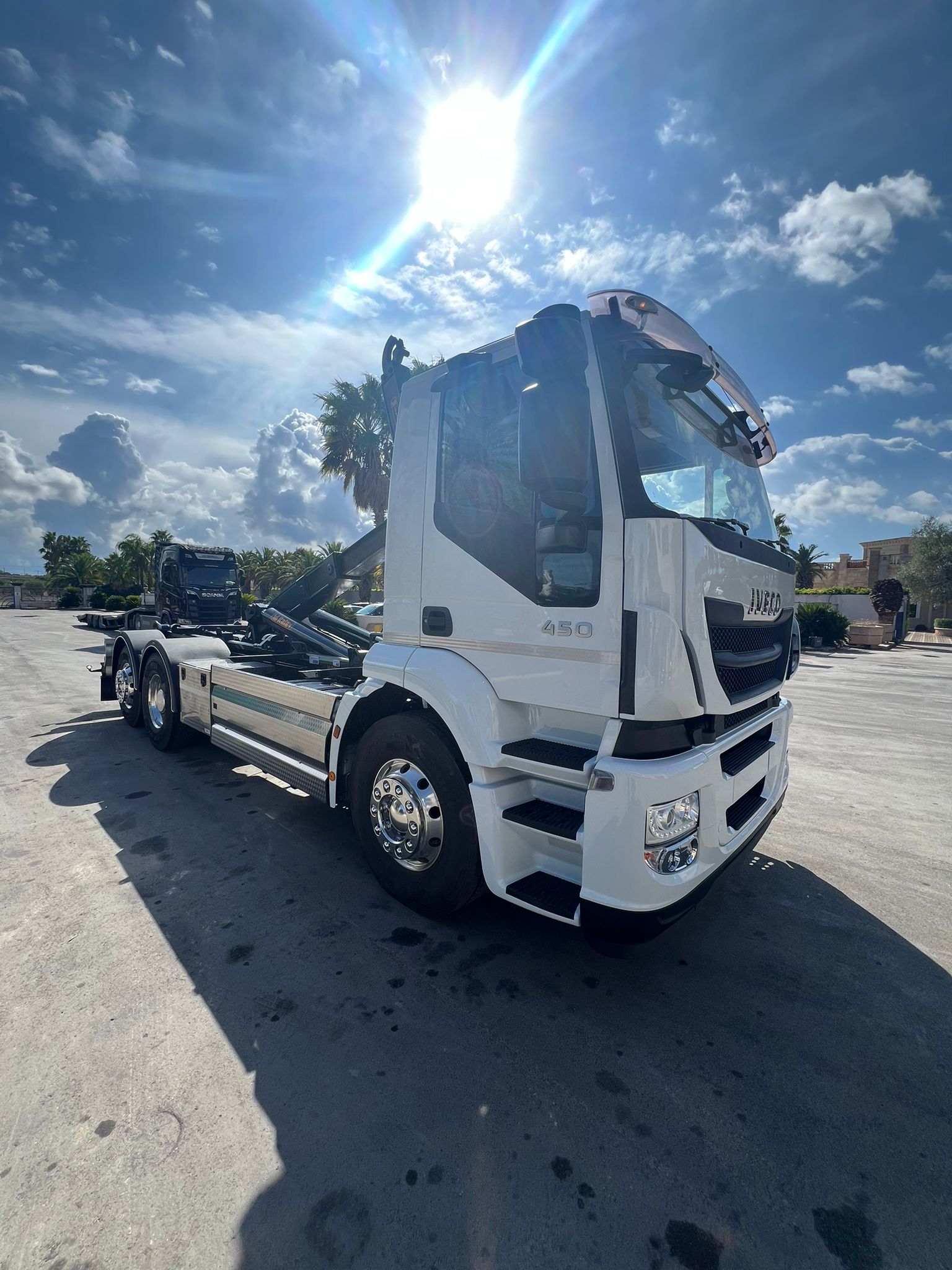 SCARRABILE IVECO 450 EURO 5 ADR BRACCIO BOB