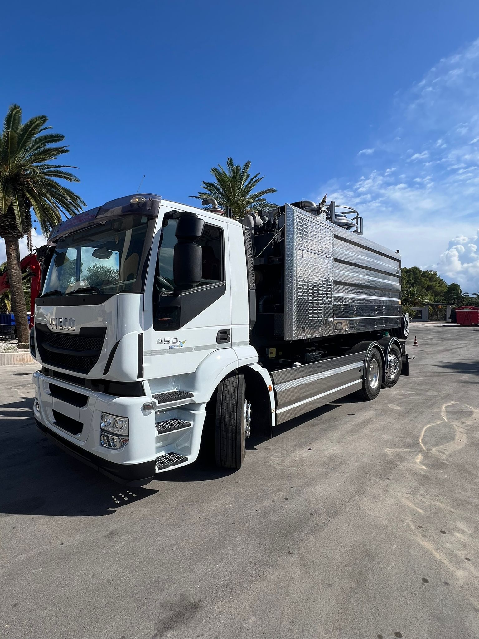 SCARRABILE IVECO 450 ADR EURO 5 + CIST. SCAR. ADR