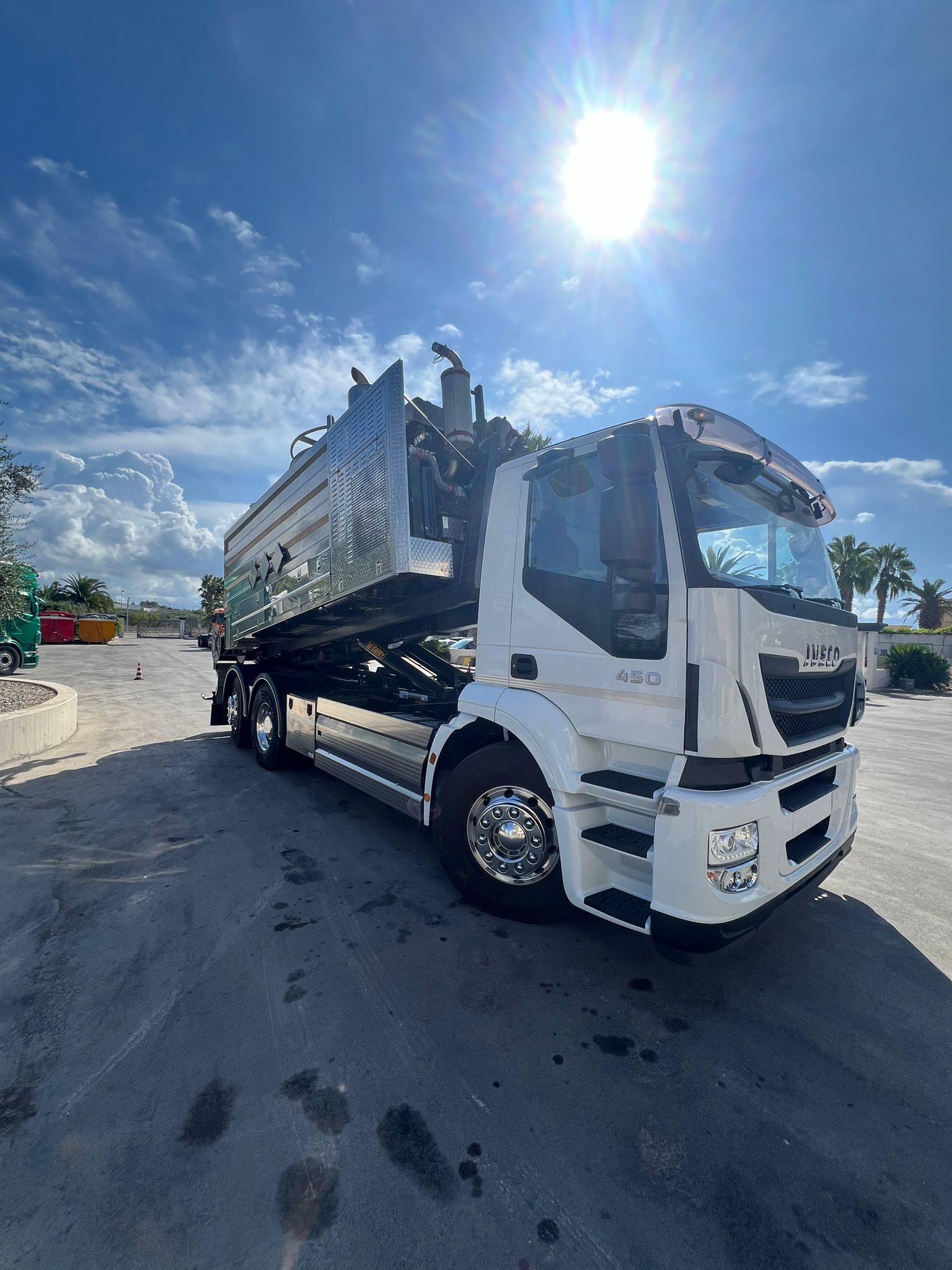 SCARRABILE IVECO 450 ADR EURO 5 + CIST. SCAR. ADR