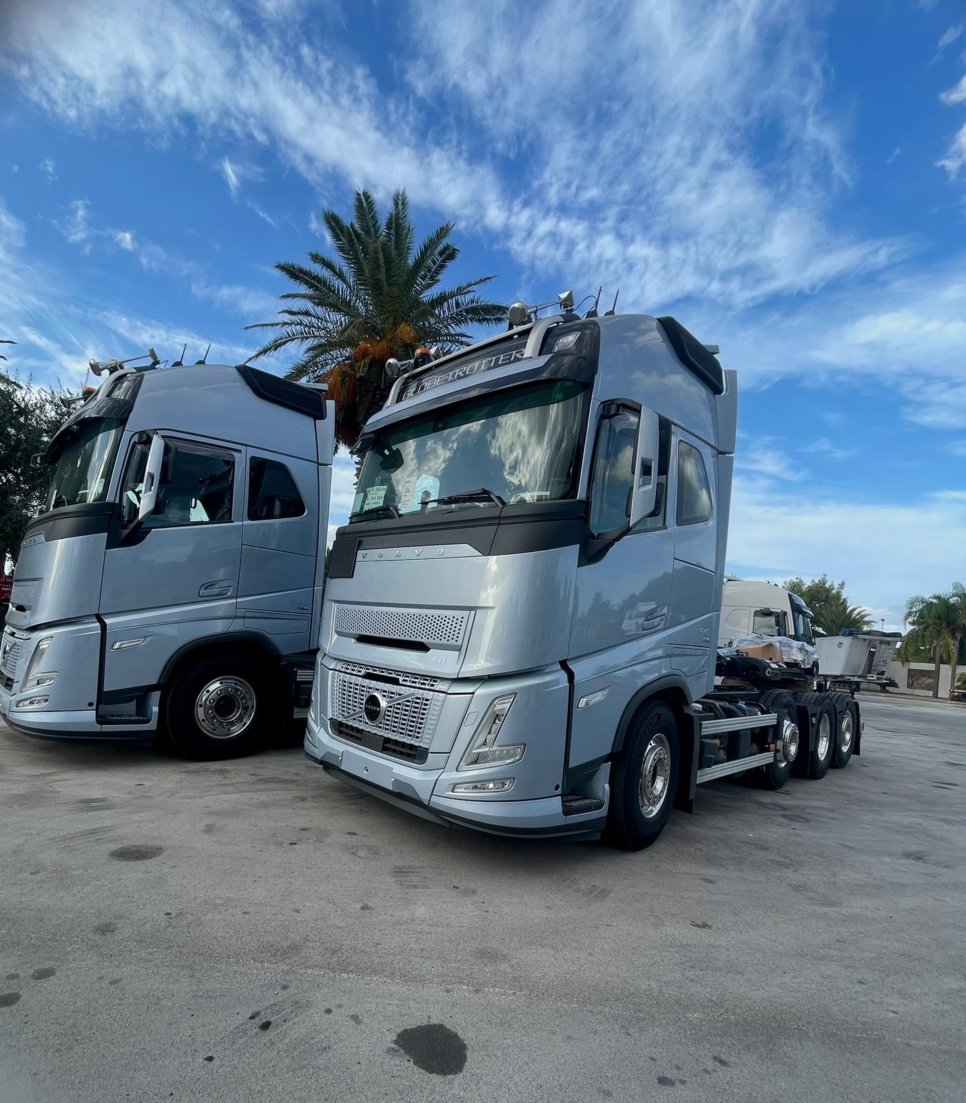 SCARRABILE VOLVO FH540 4 ASSI NUOVO CON BRACCIO BOB 26 TON