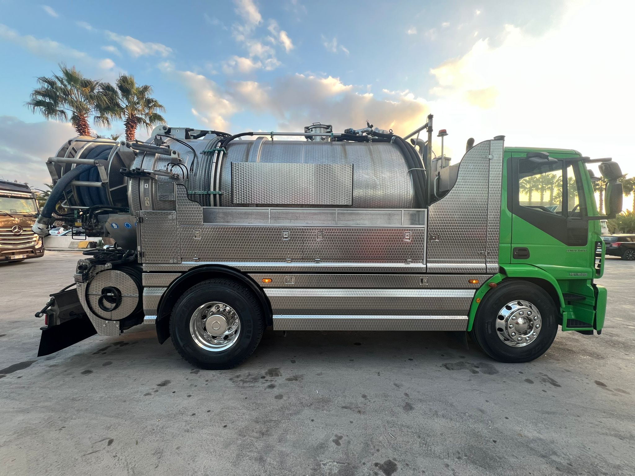 AUTOSPURGO IVECO 180E28 EURO 5 JUROP