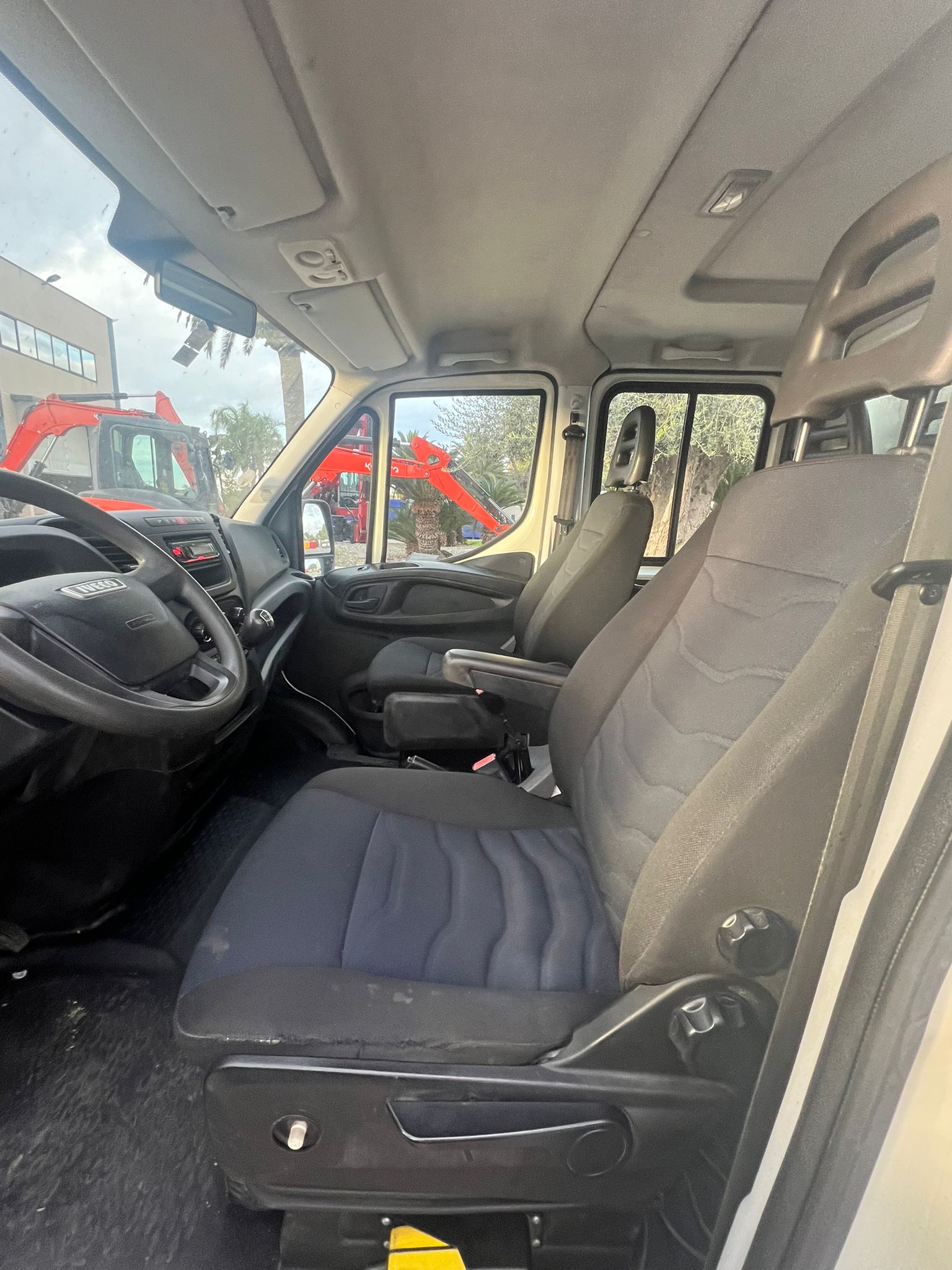 IVECO DAILY 35C12 DEL 10-2016 RIBALTABILE CABINA DOPPIA