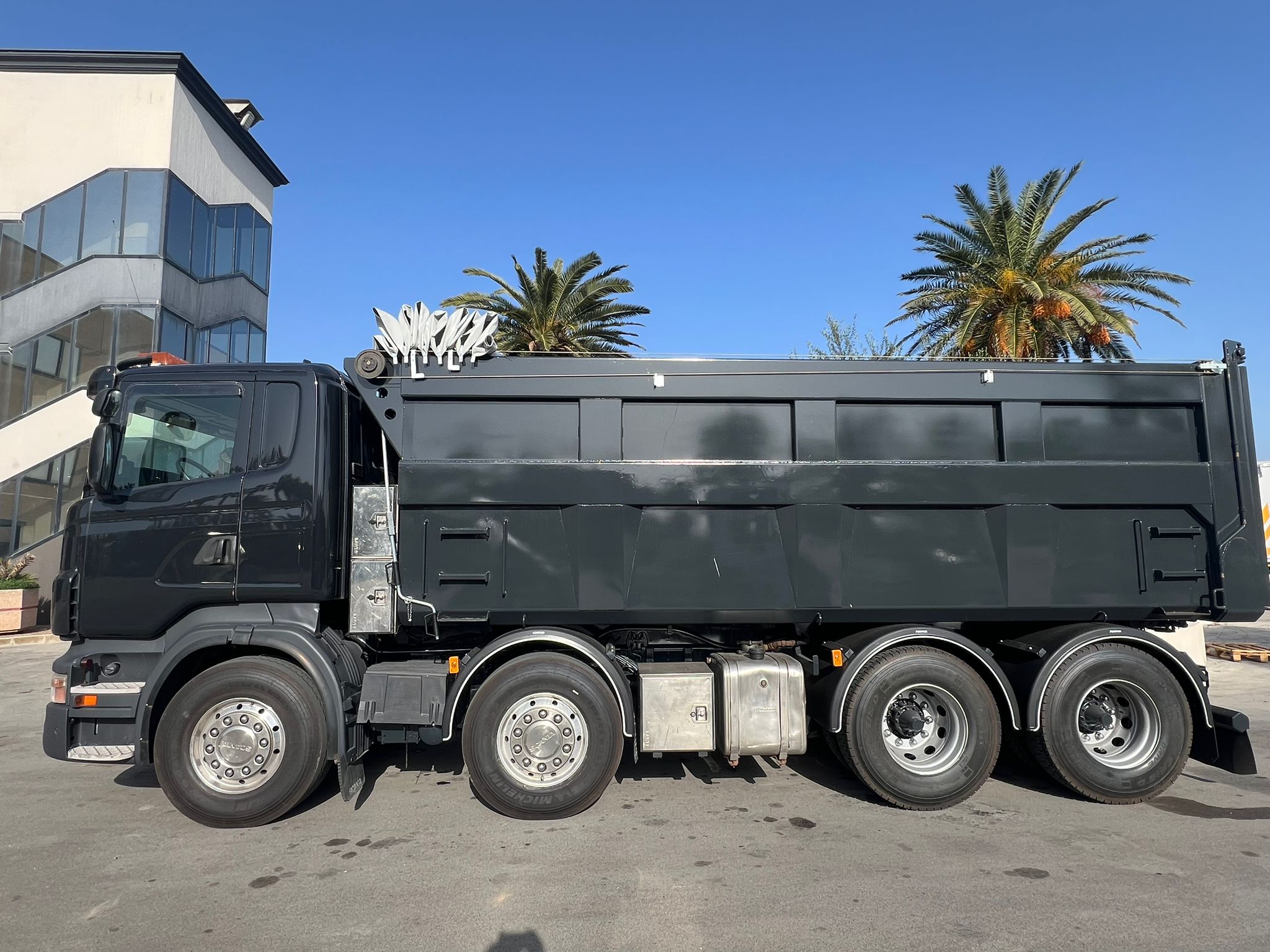 RIBALTABILE SCANIA R480 8X4 DEL 2013 EURO 5