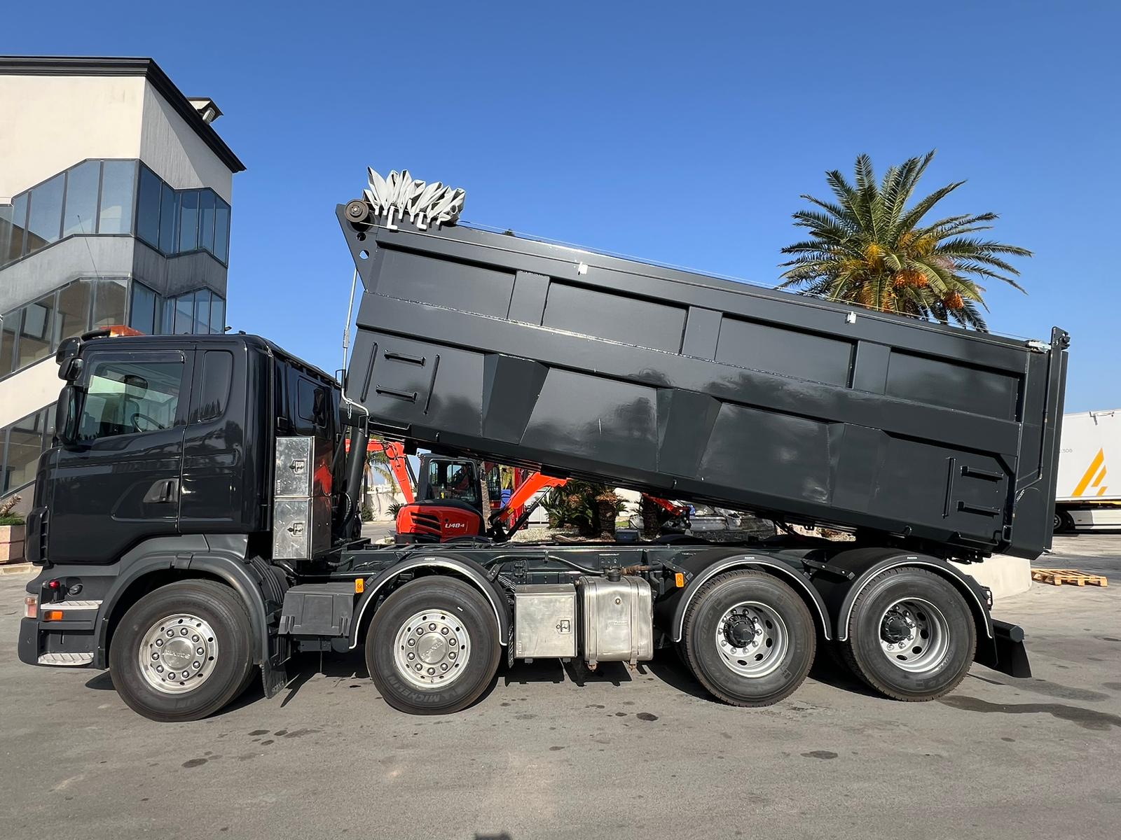 RIBALTABILE SCANIA R480 8X4 DEL 2013 EURO 5