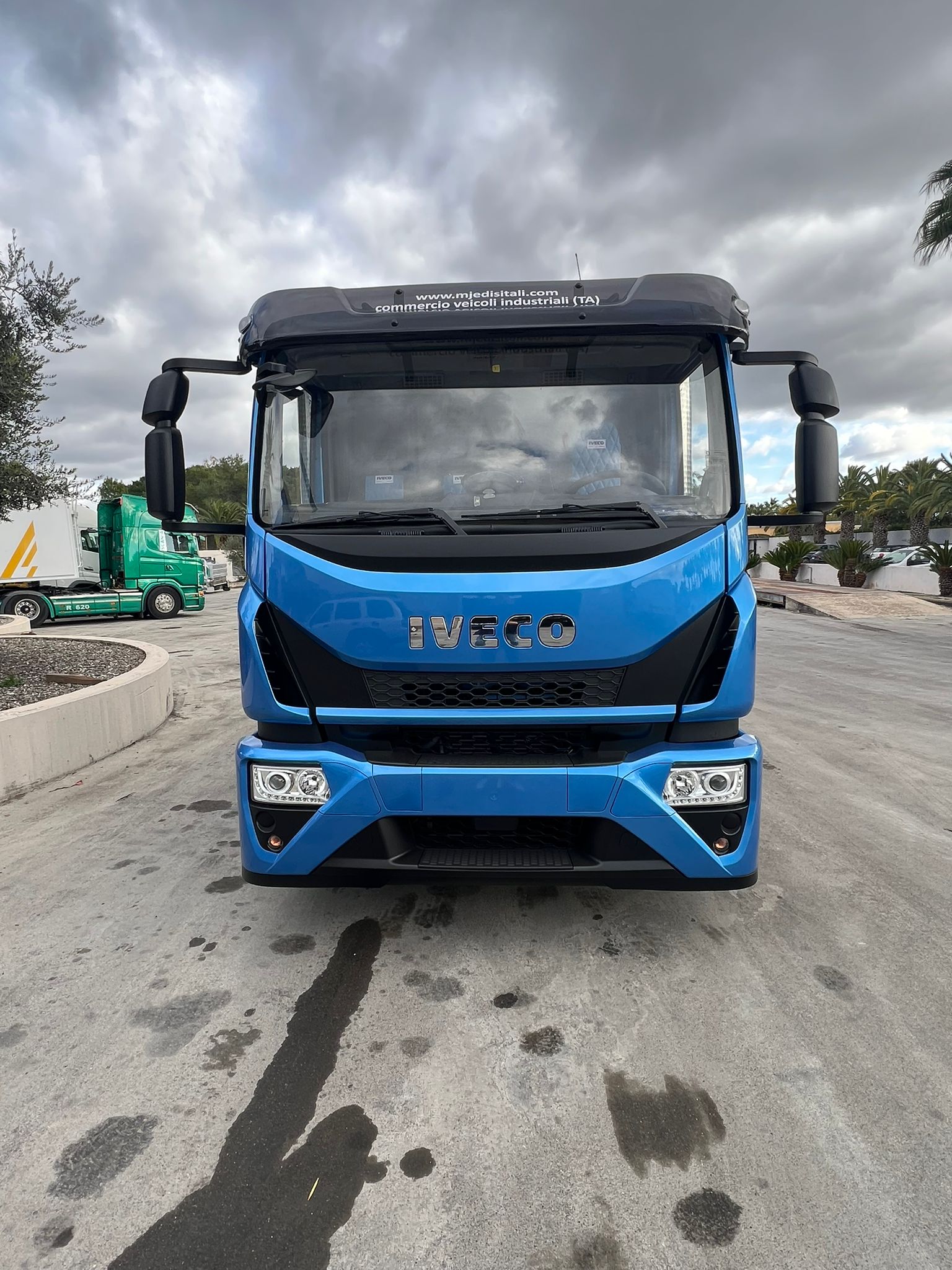 AUTOSPURGO IVECO 180E30 EURO 5 MORO ADR