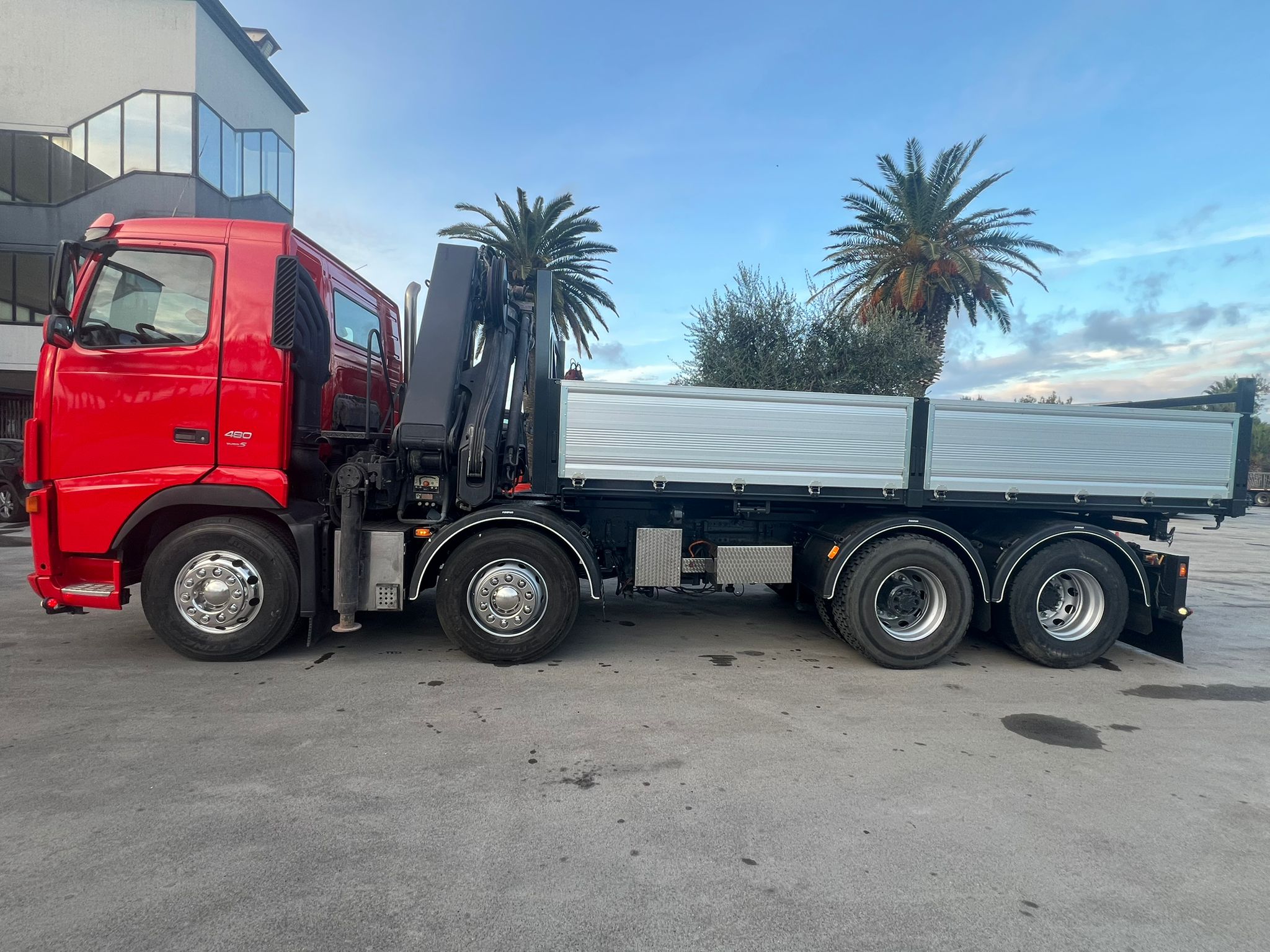 VOLVO FH480 EURO 5 CON GRU HIAB