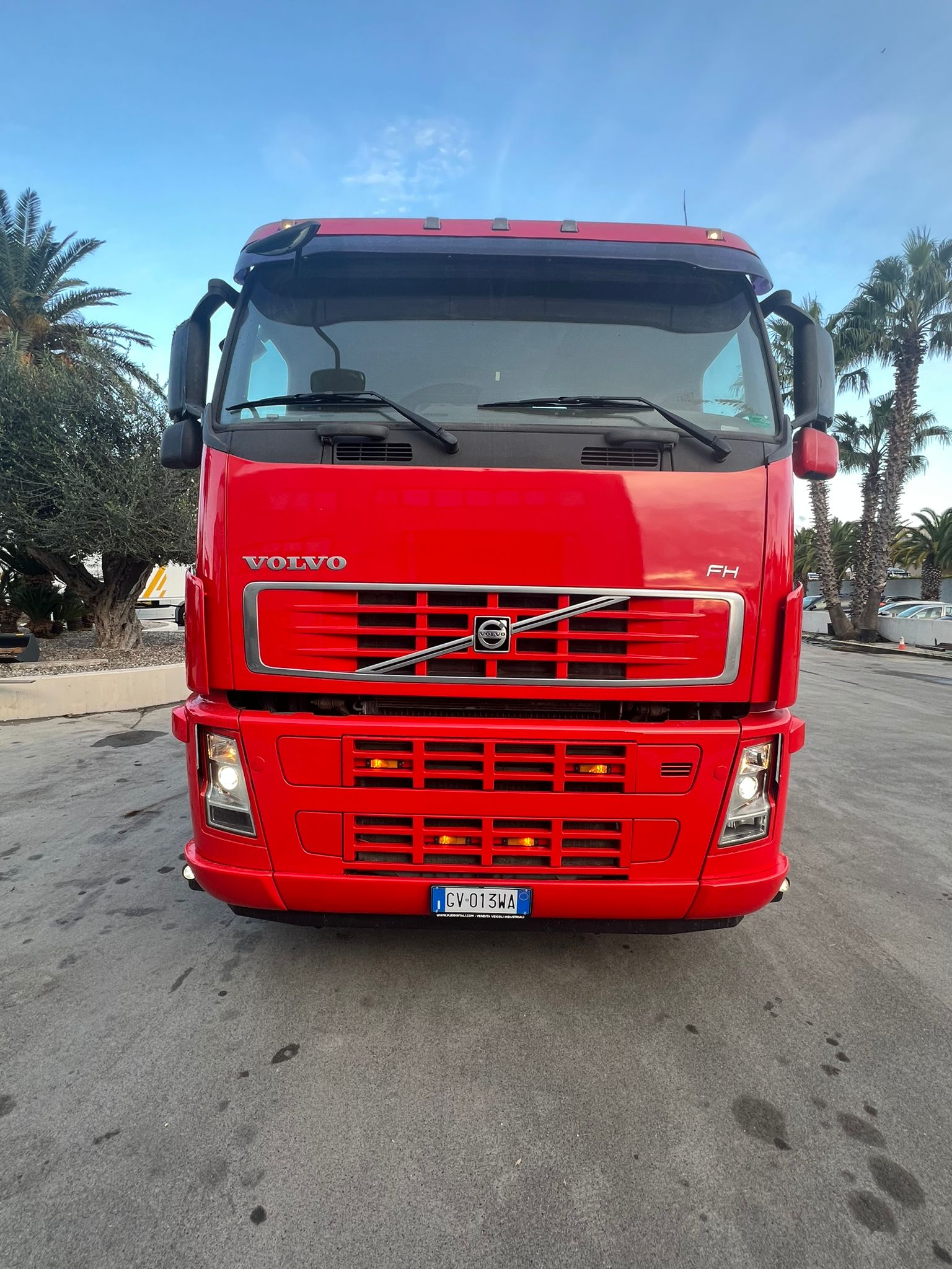 VOLVO FH480 EURO 5 CON GRU HIAB