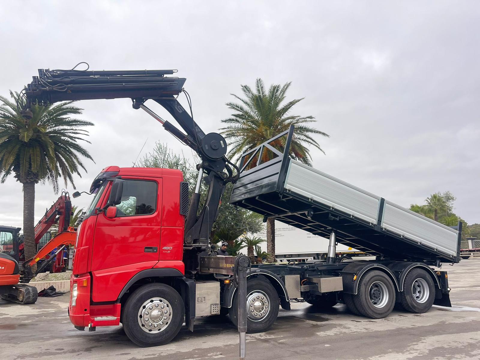 VOLVO FH480 EURO 5 CON GRU HIAB