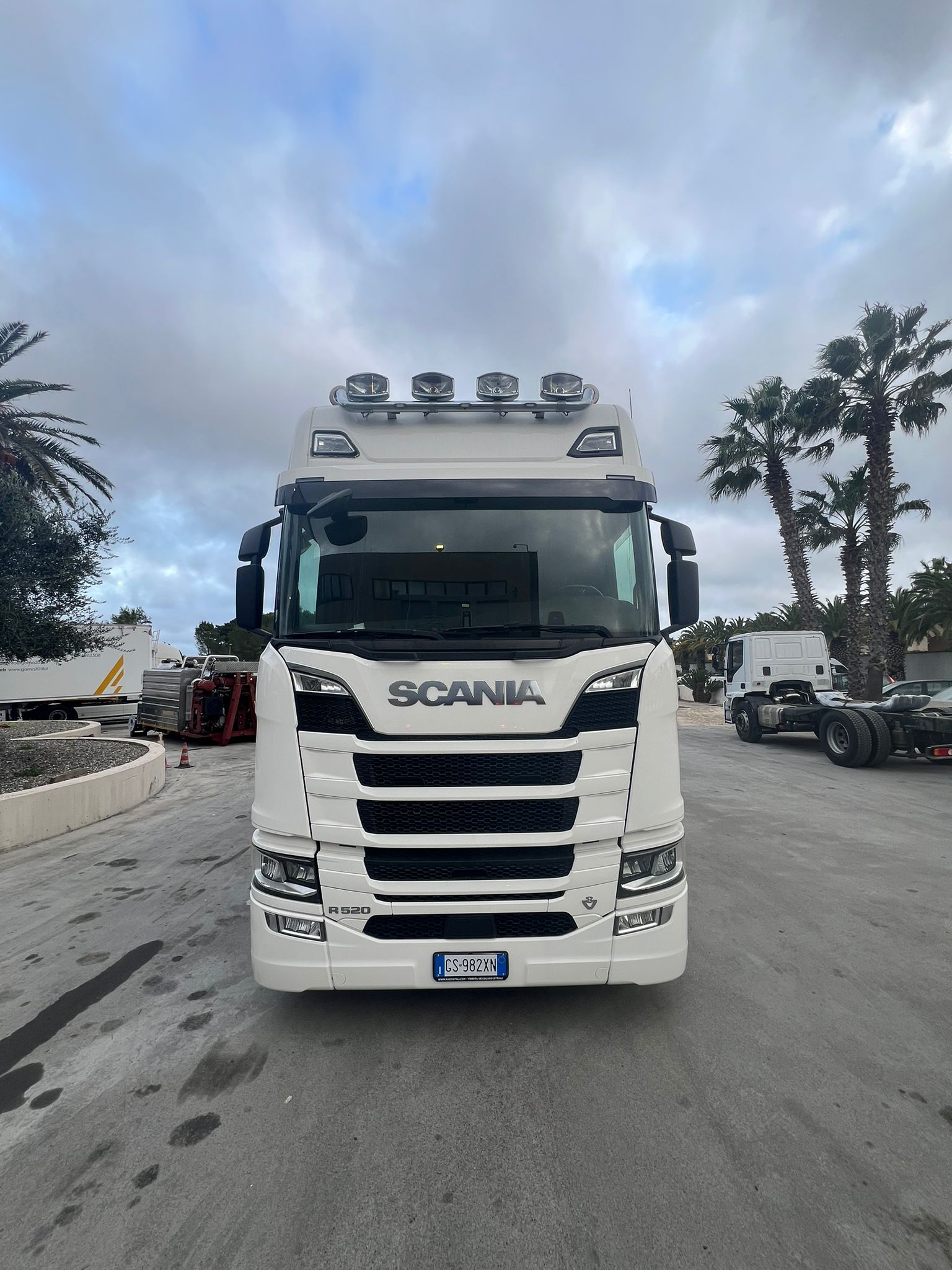 SCARRABILE SCANIA R520 EURO 6 CON CISTERNA CAPPELLOTTO