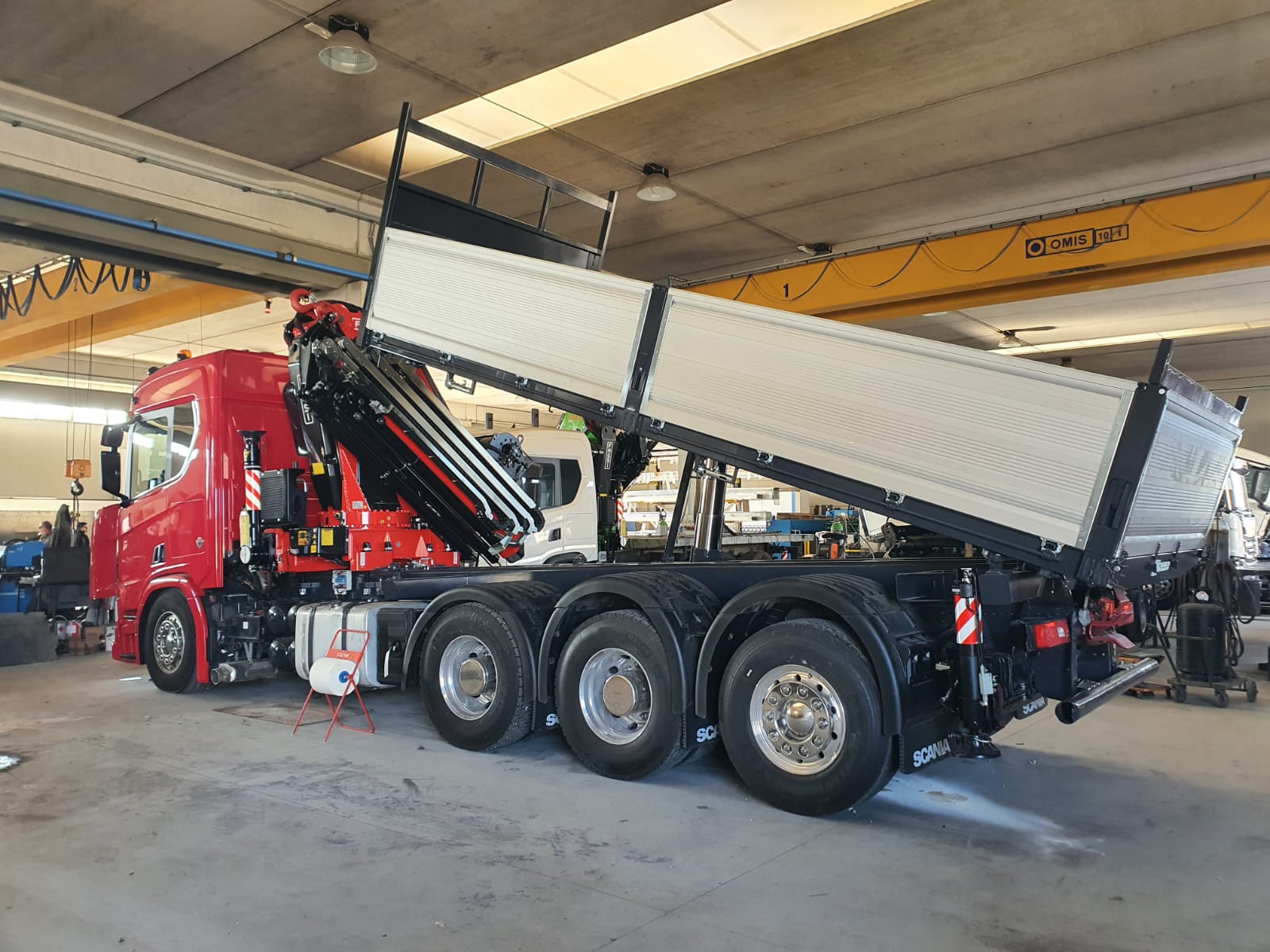 SCANIA R650 EURO 6 CON GRU FASSI 545